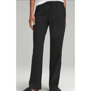 LULULEMON ATHLETICA Luxtreme Mid-Rise Straight-Leg Trouser In Black Size Medium